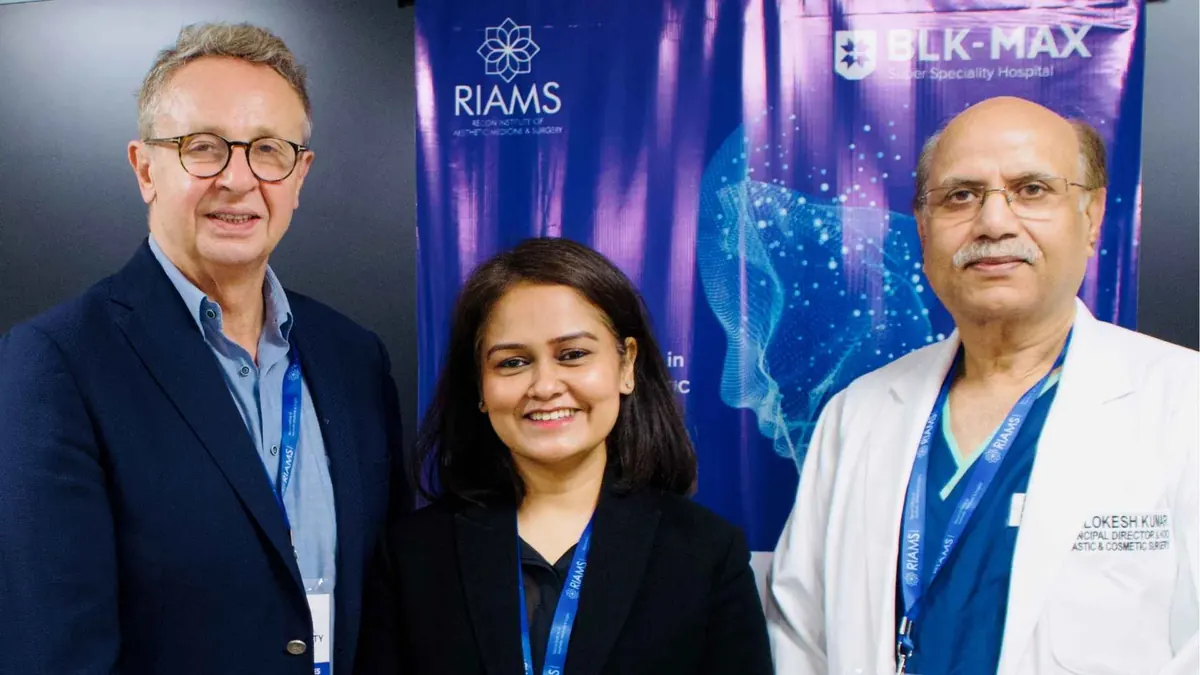 Dr. Pragati Shubha with Dr. Lokesh Kumar and visiting faculty at the 6th RIAMS International Rhinoplasty Course, BLK-Max, New Delhi